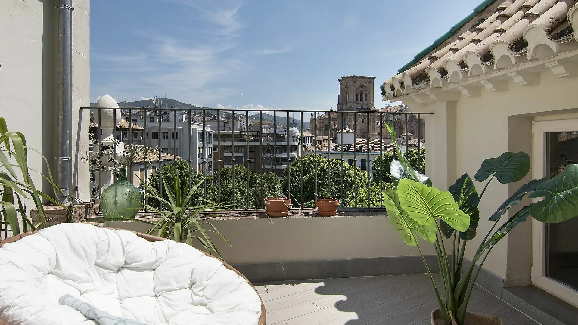 Chezmoihomes Luxury Granada Cathedral Penthouse